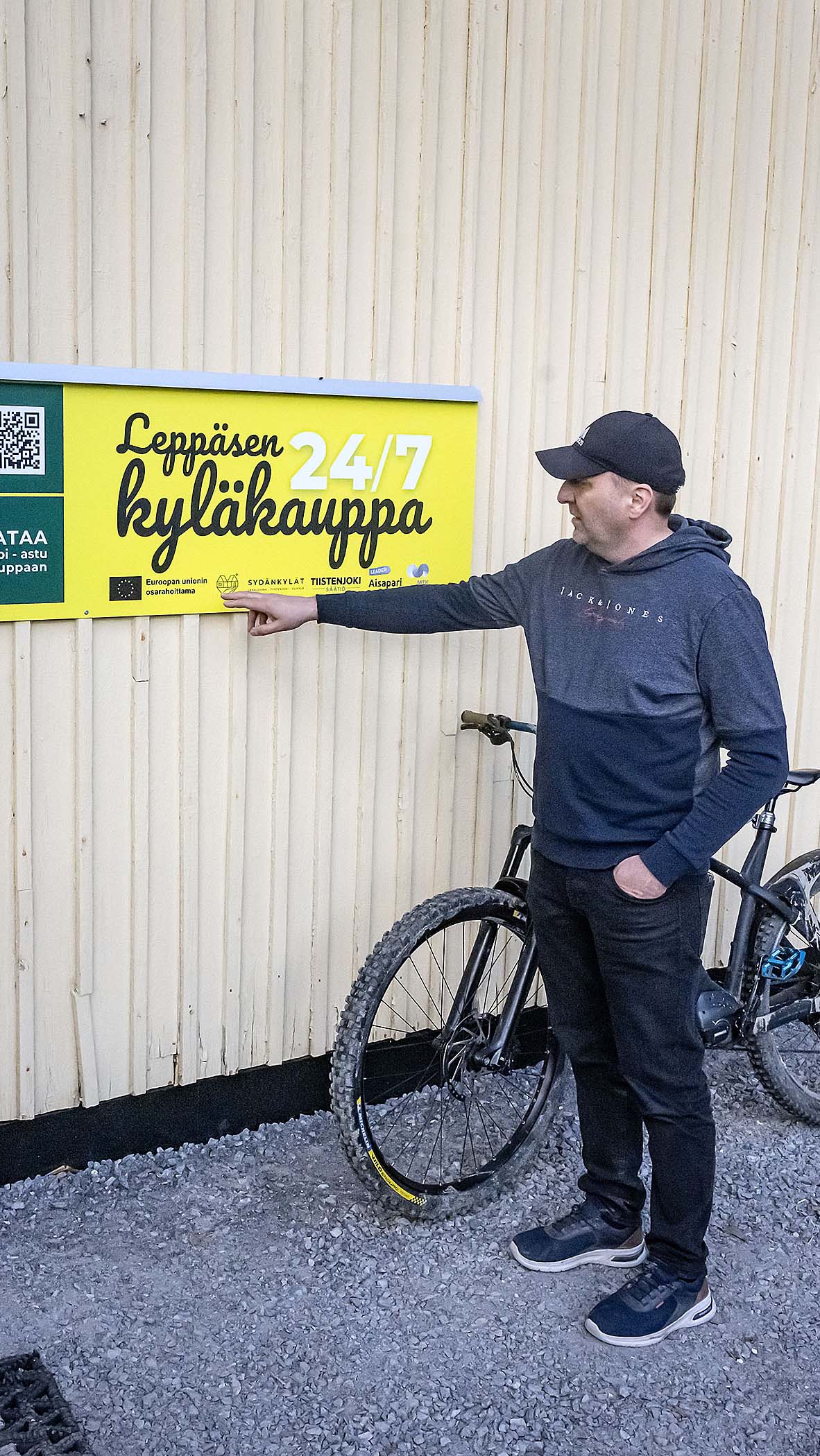 Leppäsen kyläkaupassa voi käydä vaikka yöllä
